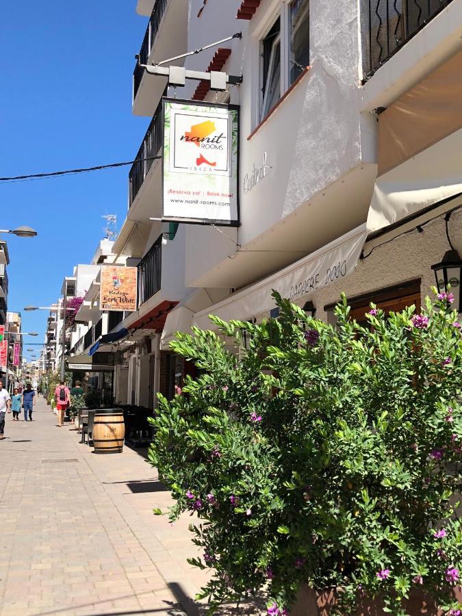 Nanit Rooms Ibiza Hostal Santa Eularia des Riu Luaran gambar