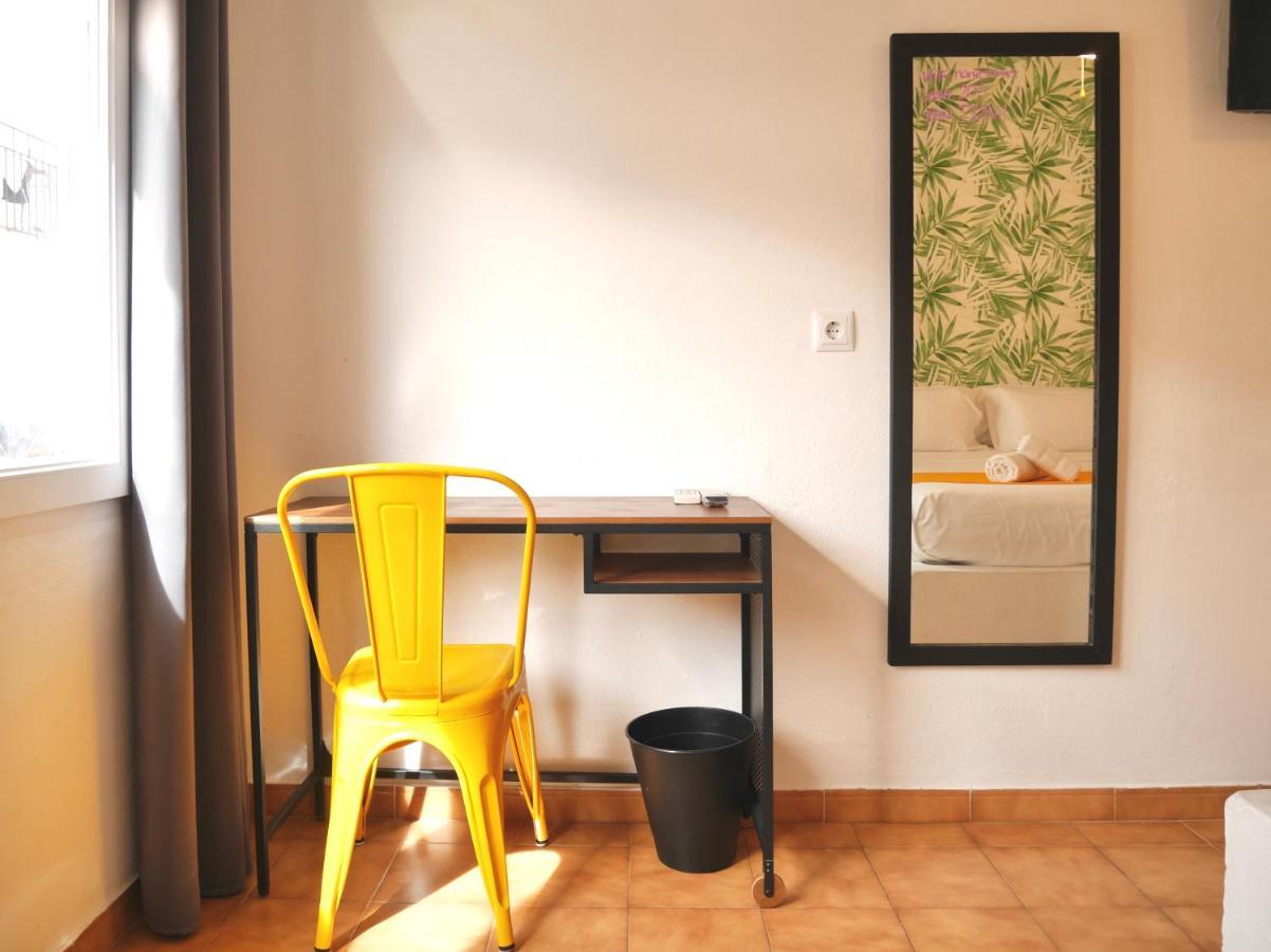 Nanit Rooms Ibiza Hostal Santa Eularia des Riu Bilik gambar