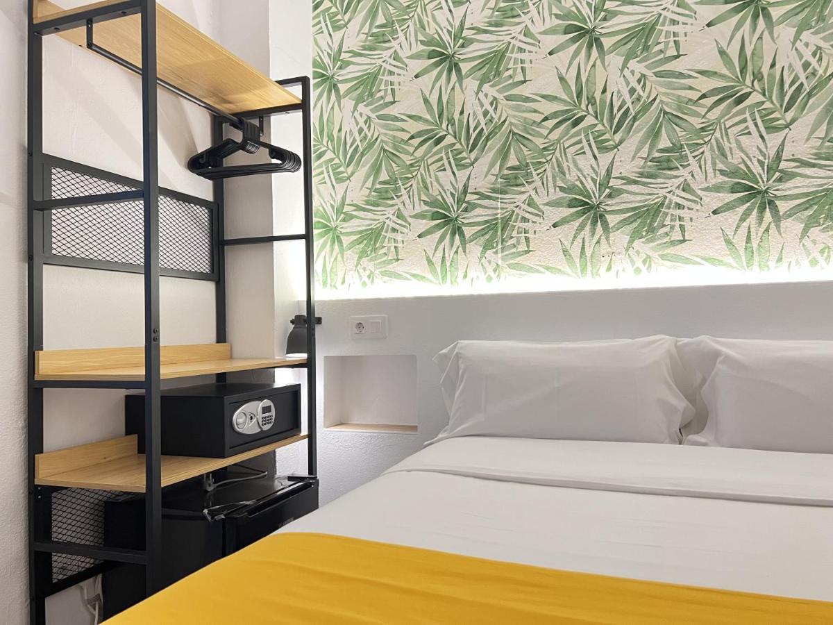 Nanit Rooms Ibiza Hostal Santa Eularia des Riu Luaran gambar