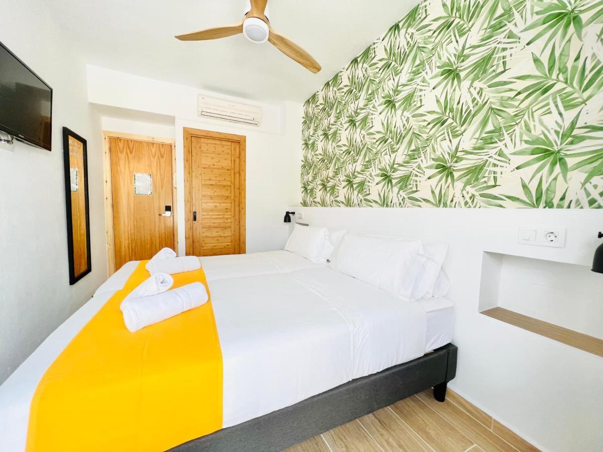 Nanit Rooms Ibiza Hostal Santa Eularia des Riu Luaran gambar