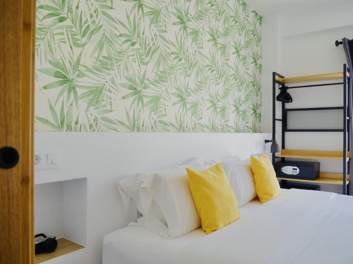 Nanit Rooms Ibiza Hostal Santa Eularia des Riu Luaran gambar