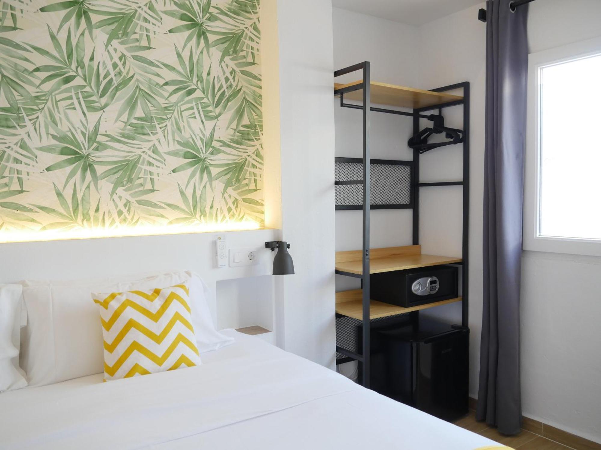Nanit Rooms Ibiza Hostal Santa Eularia des Riu Bilik gambar