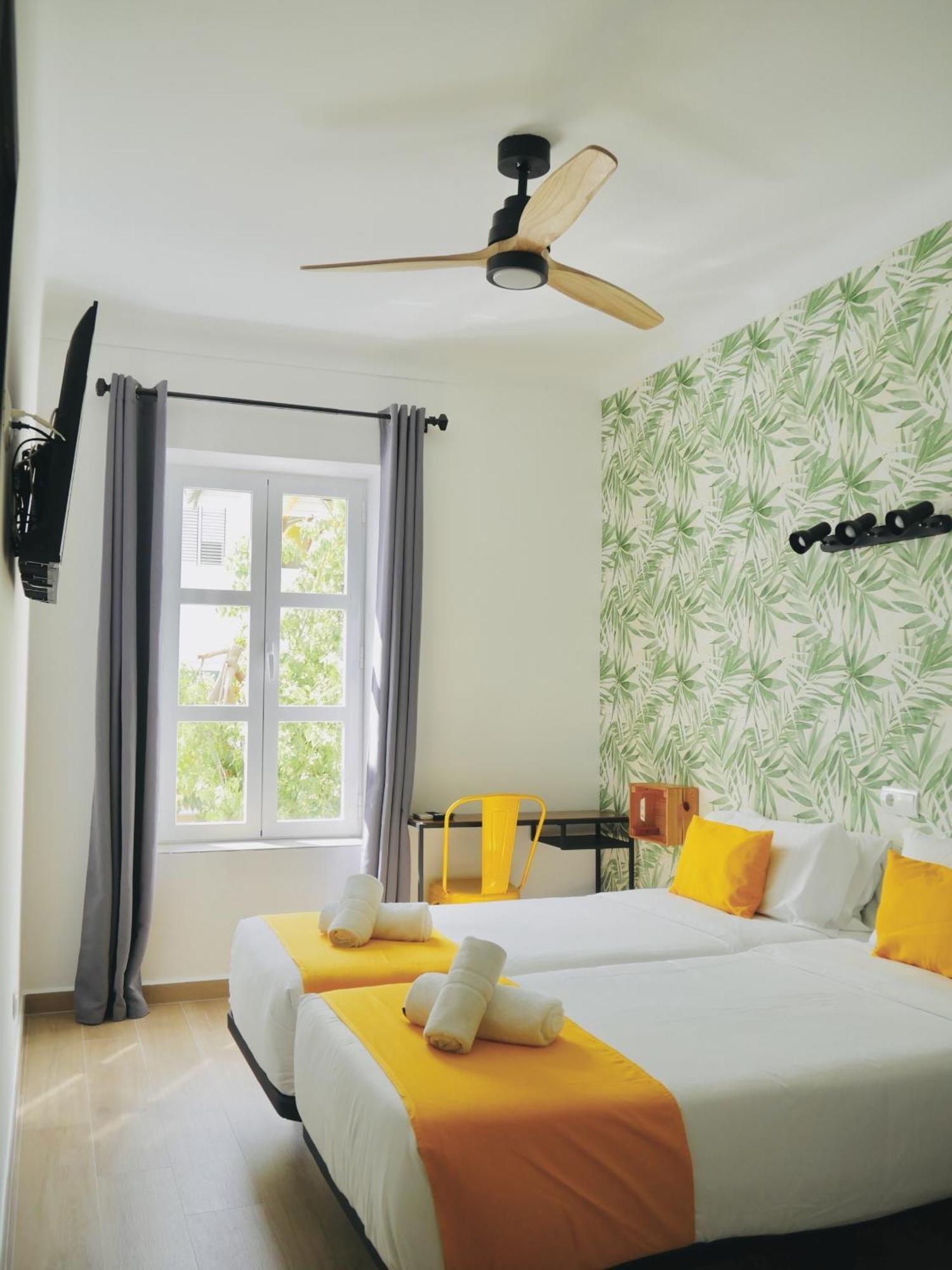 Nanit Rooms Ibiza Hostal Santa Eularia des Riu Bilik gambar