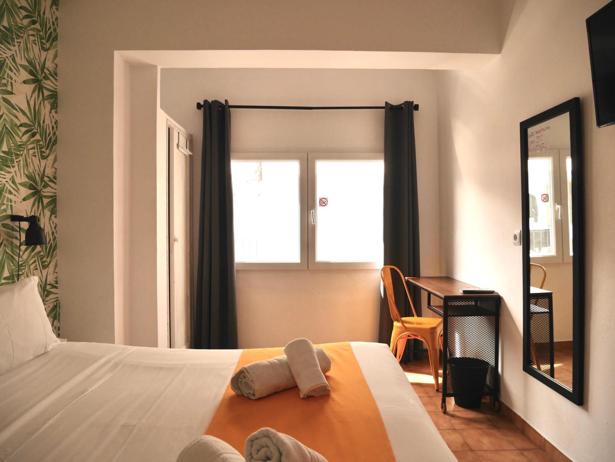 Nanit Rooms Ibiza Hostal Santa Eularia des Riu Bilik gambar